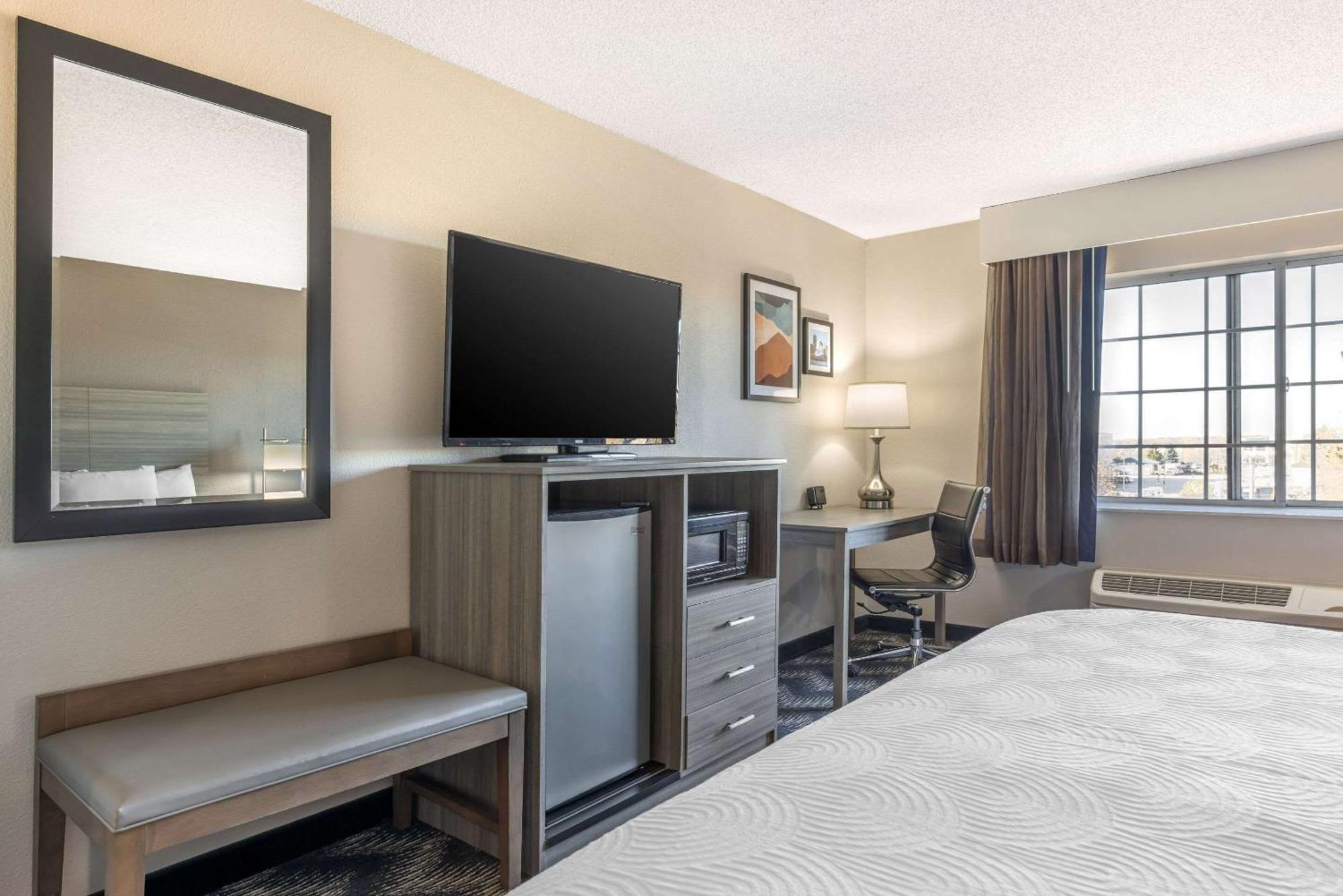 Country Inn & Suites By Radisson Bolingbrook, I-55 Екстер'єр фото